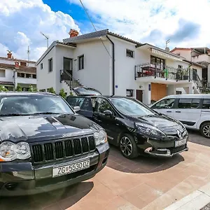 Alex - 100 Meters From Apartment Poreč
